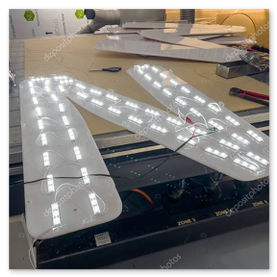 Taśmy LED w profilach podszafkowych z równym światłem